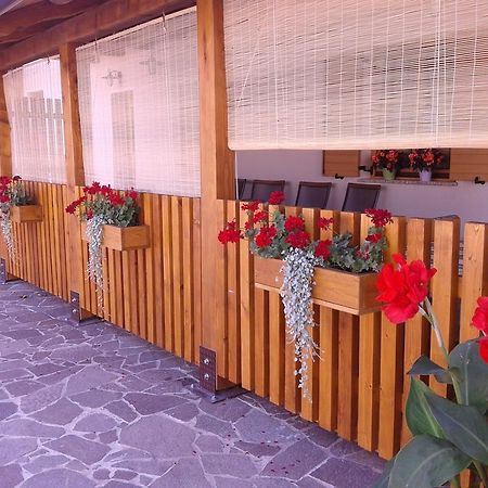 Turisticna Kmetija Pri Pozarju Villa Knezak Buitenkant foto