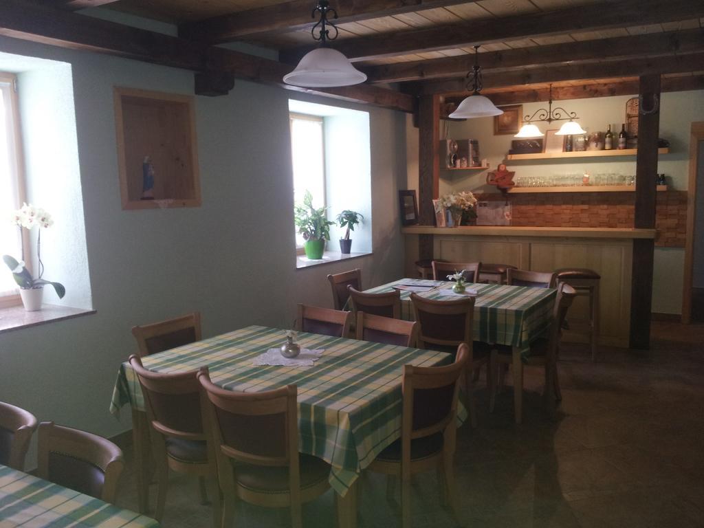 Turisticna Kmetija Pri Pozarju Villa Knezak Buitenkant foto