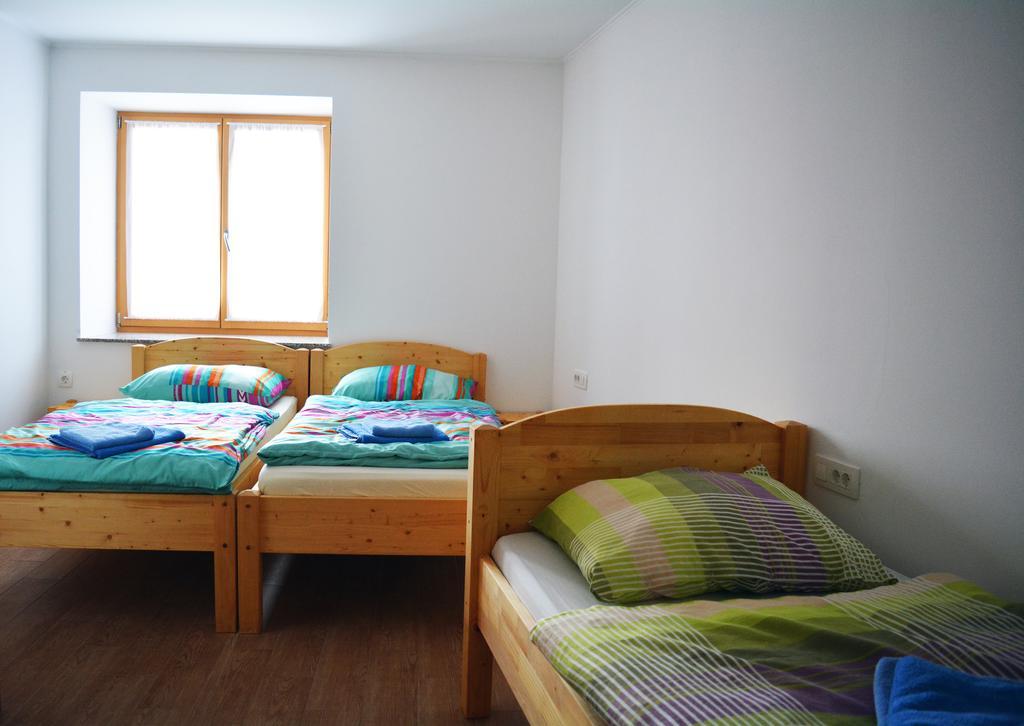 Turisticna Kmetija Pri Pozarju Villa Knezak Buitenkant foto