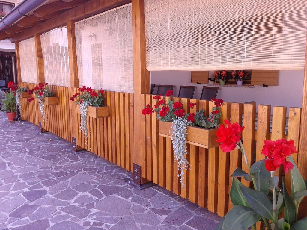Turisticna Kmetija Pri Pozarju Villa Knezak Buitenkant foto